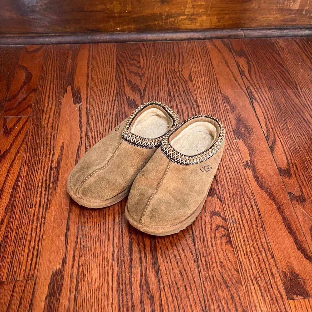 UGG Kids Tasman Chestnut Suede Slip On Slippers 1019066K Size 1Y